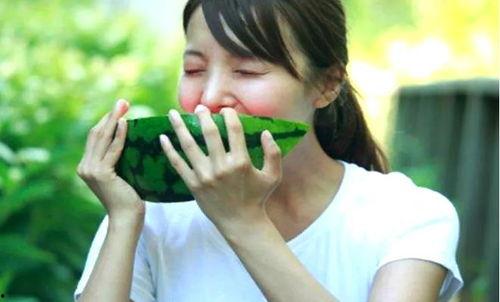 吃瓜禁忌女孩,女孩如何避免成为“瓜田李下”的受害者  第1张